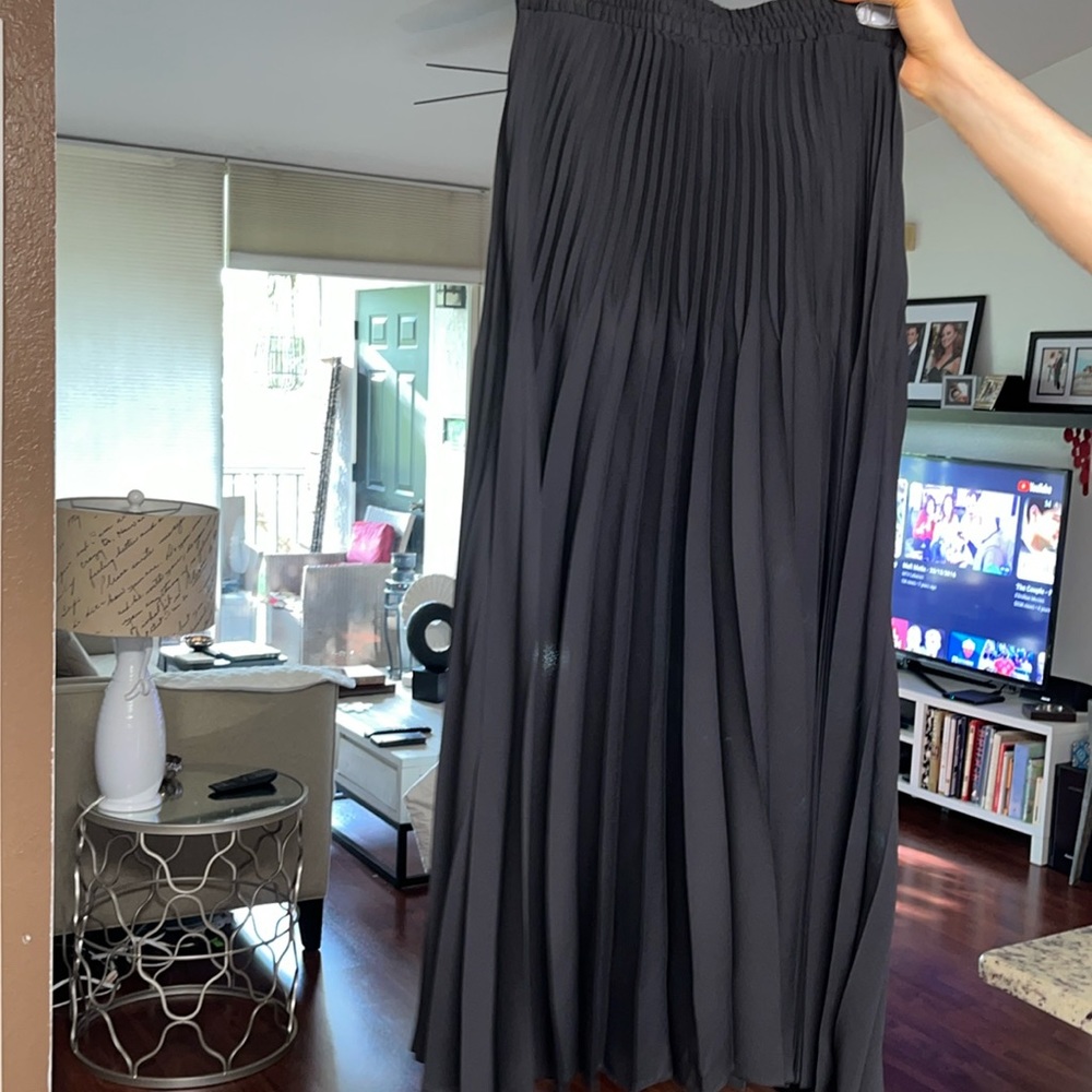 Cute black pleated skirt